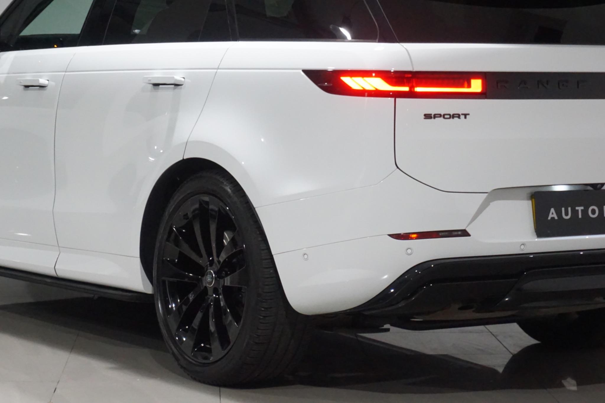 Land Rover Range Rover Sport 3.0 D300 MHEV Dynamic SE Auto 4WD Euro 6 (s/s) 5dr